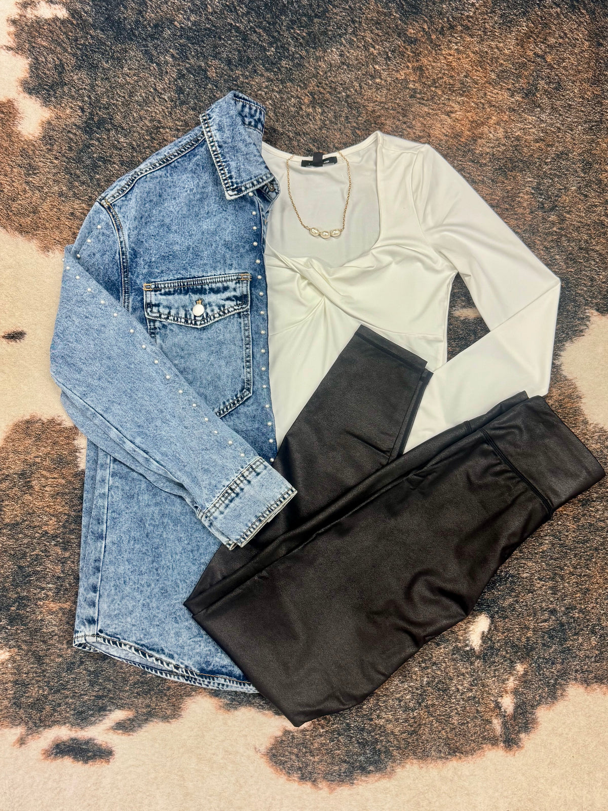 TWIST FRONT LONG SLEEVE KNIT TOP